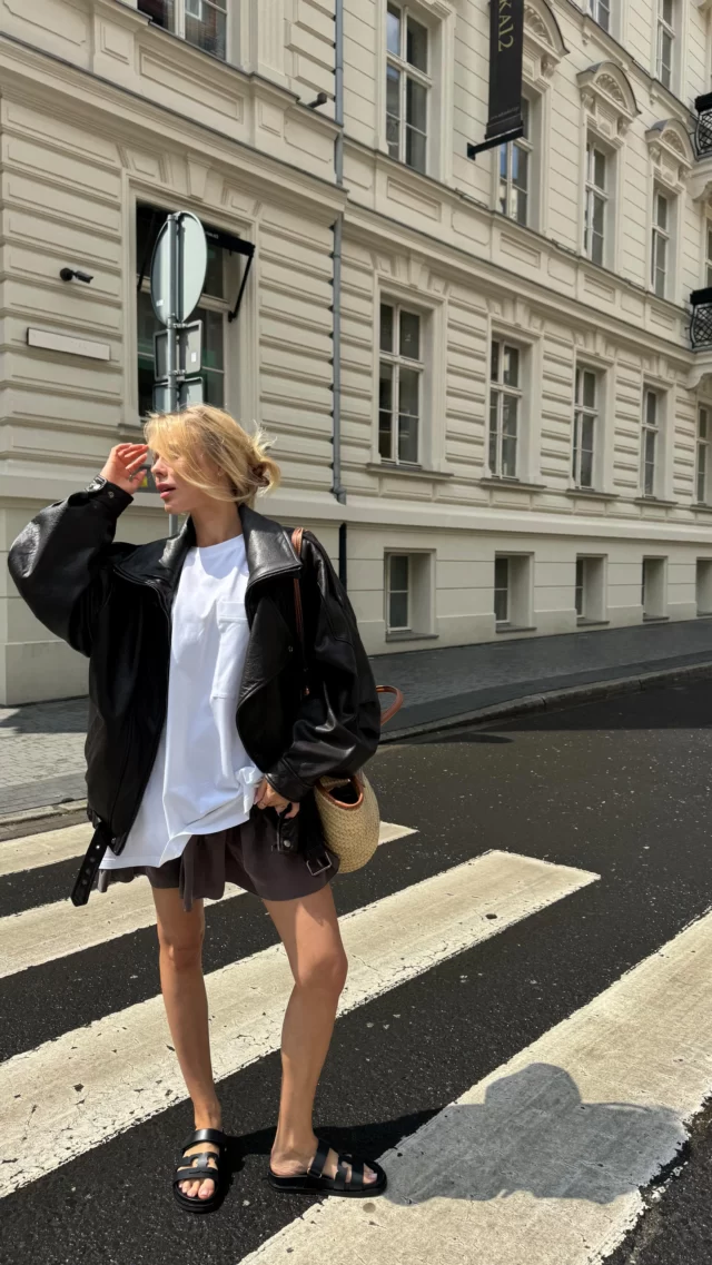 Hey Girls! Jack checked ✔️ or still on your wishlist? Have a great day ♥️• tshirt Scott • Key skirt 

New drop, nowa kolekcja , sustainable fashion, mini skirt, leather Jacket, boho vibe, jacquemus basket, streetstyle